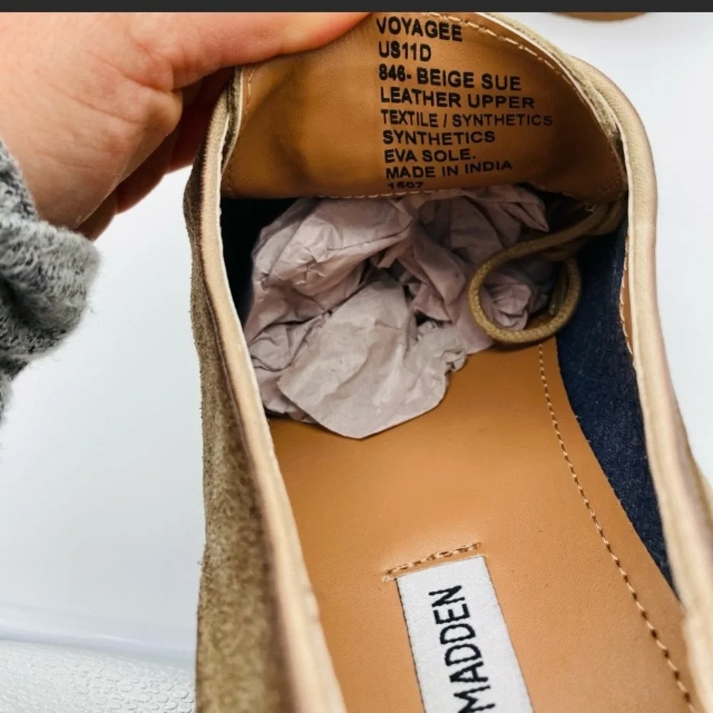 NWT STEVE MADDEN VOYAGEE SUEDE PLAIN TOE DERBY