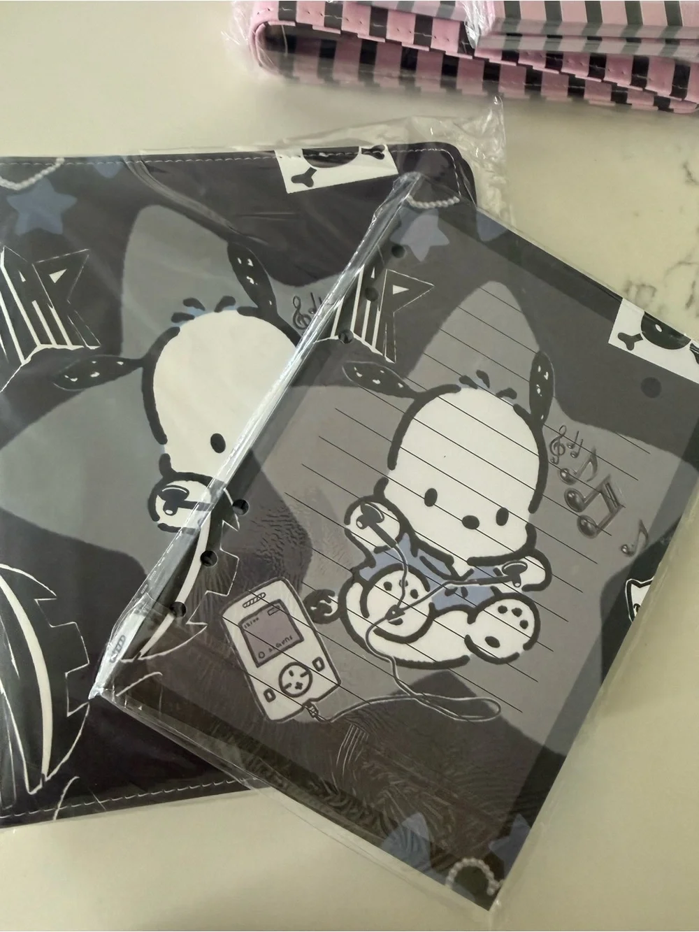 Pocha Puppy Black and Gray Binder