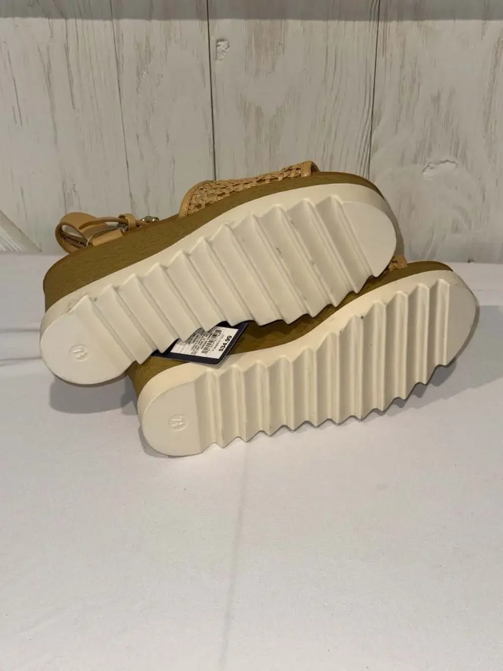 Universal Thread brand new