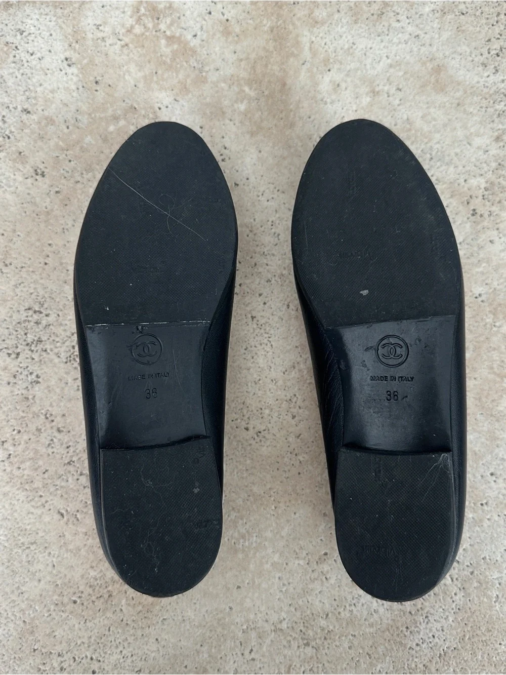 CHANEL good toe twice