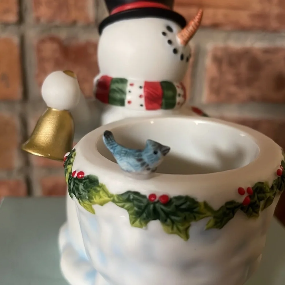 PartyLite adorable detailing