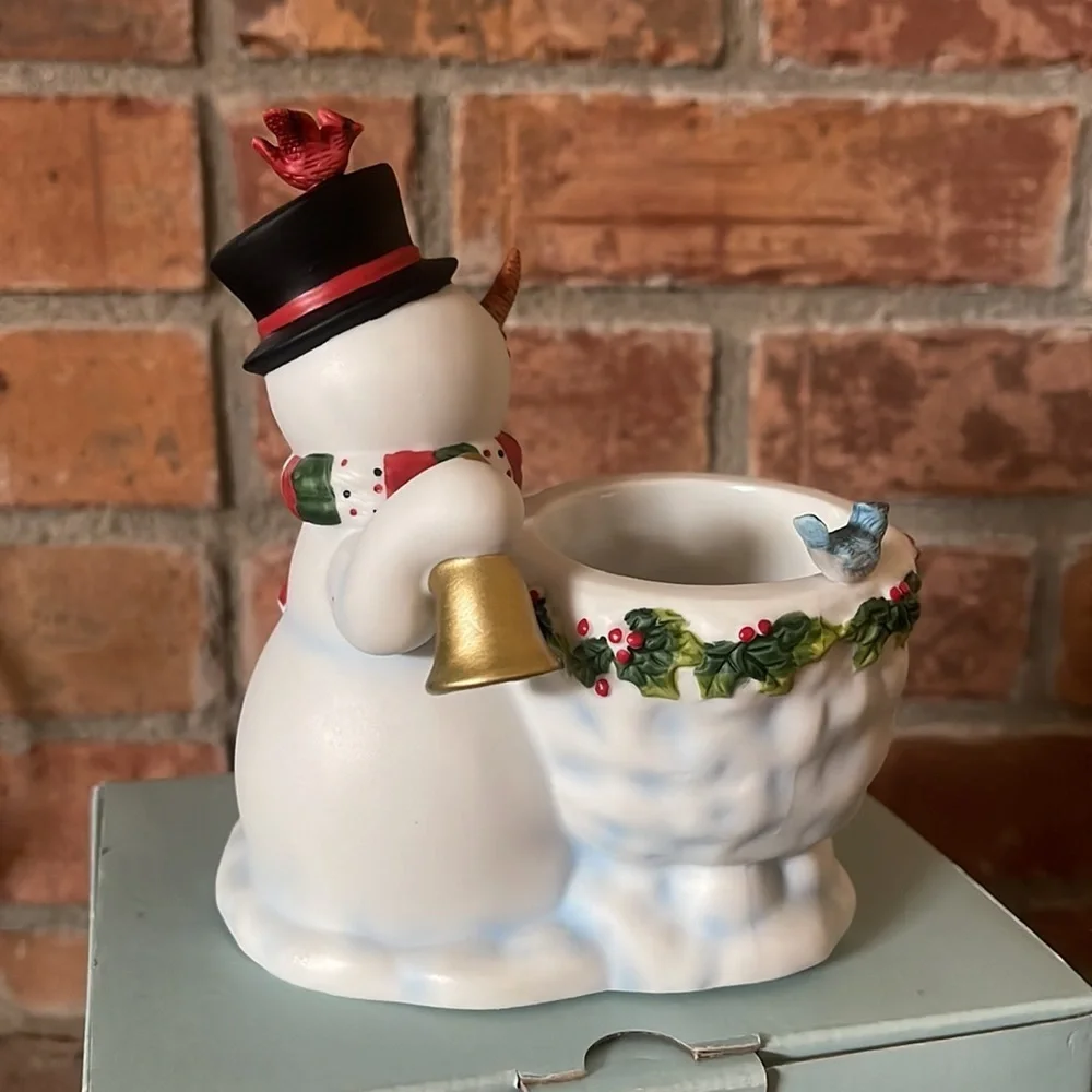 PartyLite adorable detailing