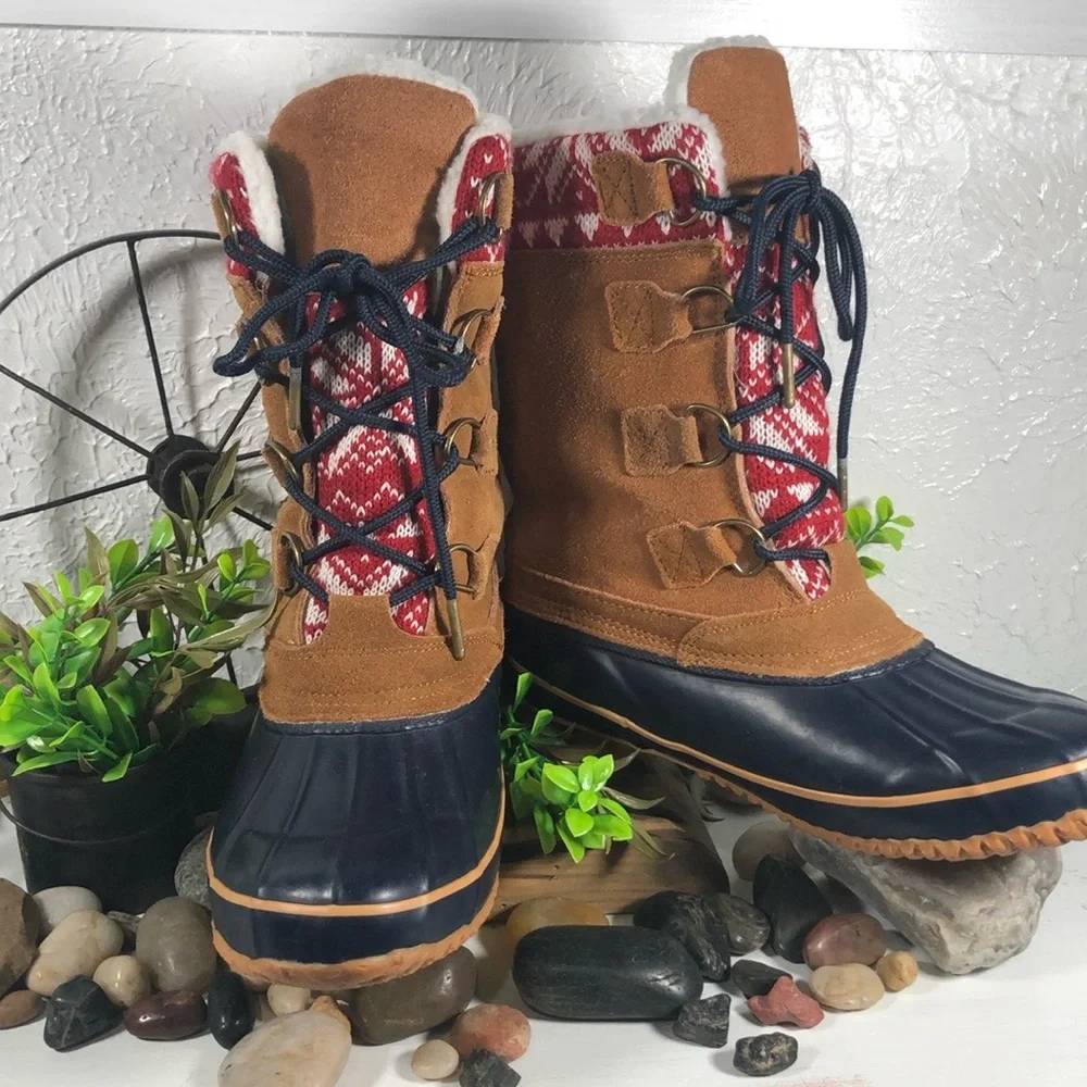 Khombu woman’s duckboots
