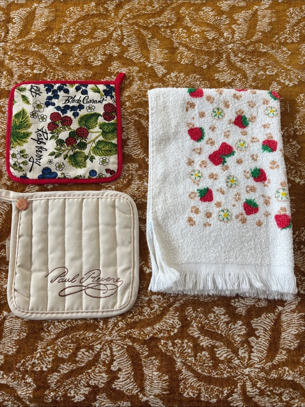 Vintage dish towel/pot holders, strawberries, berries, Revere pot holder