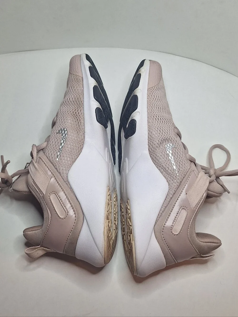 Nike legend essential