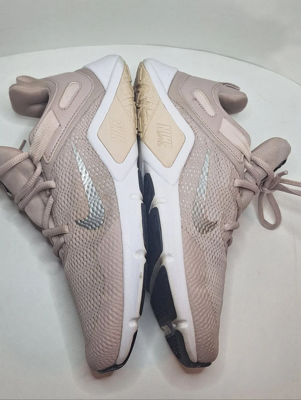 Nike legend essential