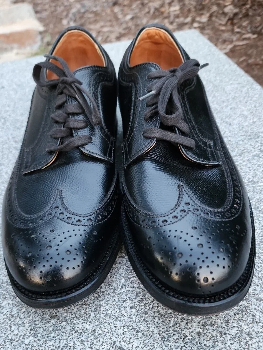Alden elegant black