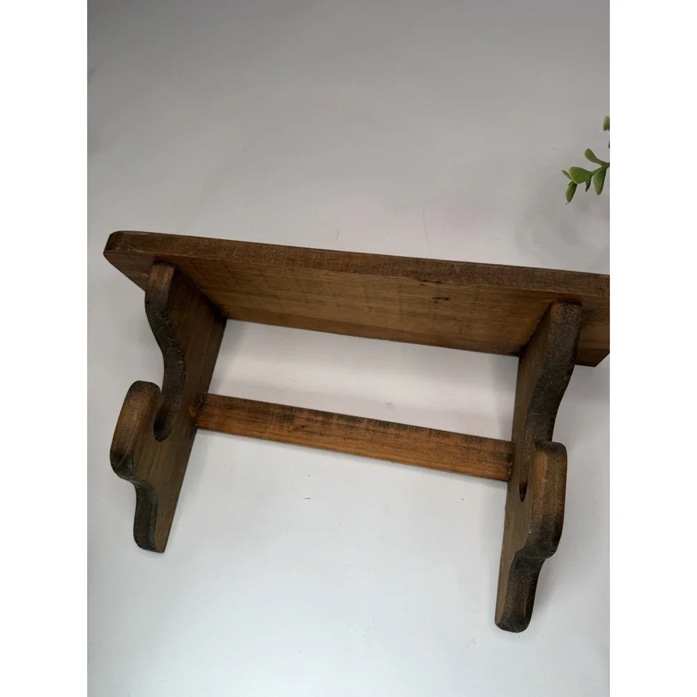 Wooden Ships used decor