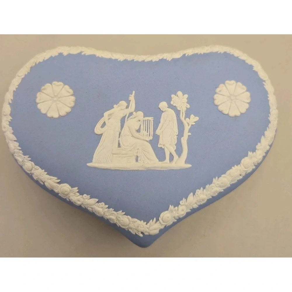 Vintage Wedgwood Heart Shaped 5.25