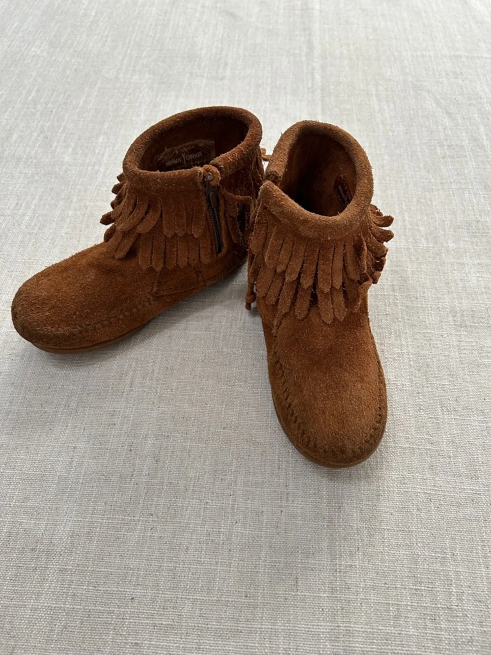 Minnetonka moccasins kids