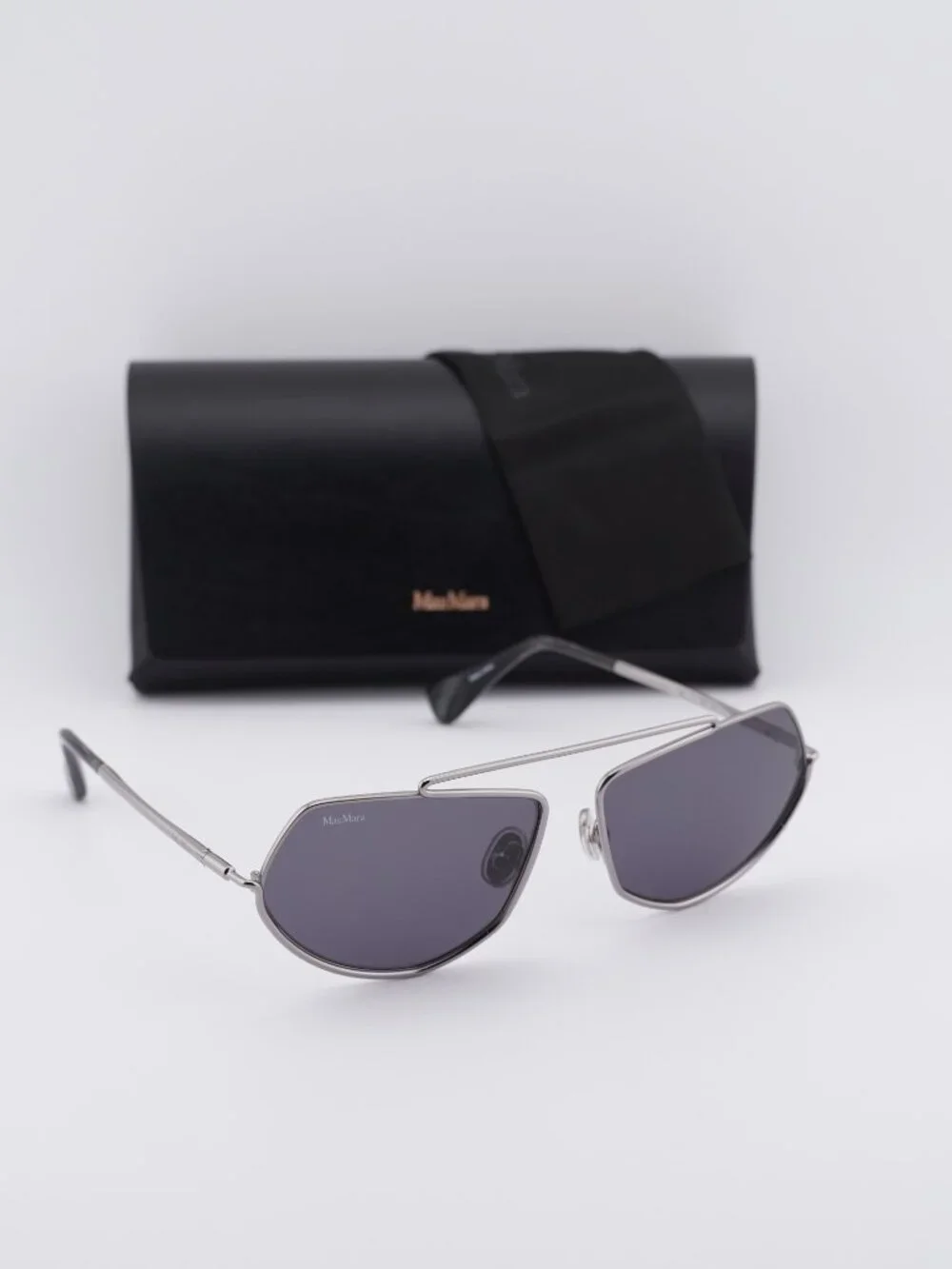 MaxMara model mm0165