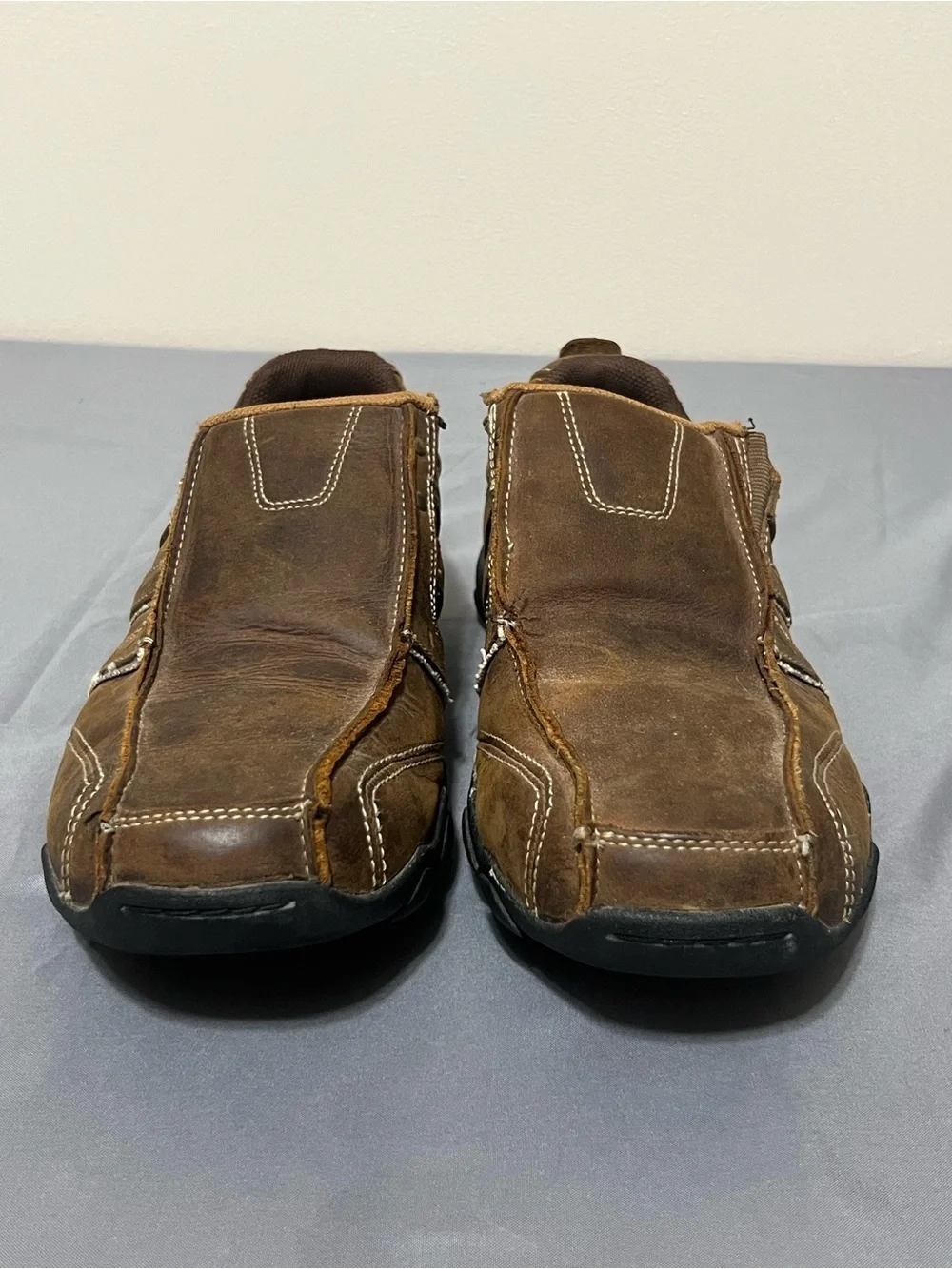 Skechers leather stitched comfort