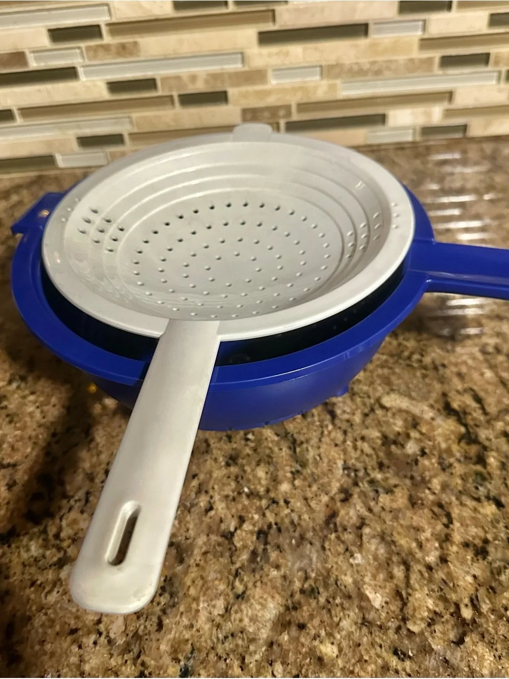 Tupperware durable blue