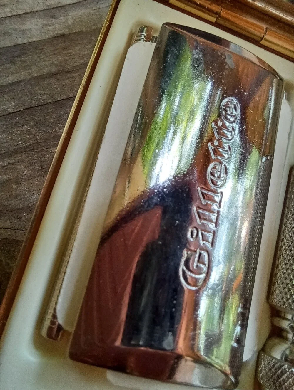 gillette gold decorative