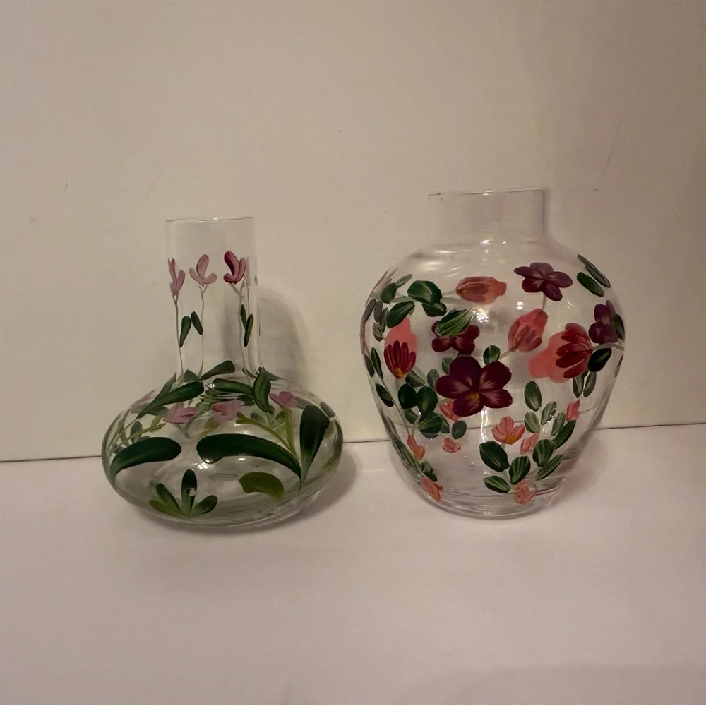 VINTAGE BUD VASES PAIR SMALL CLEAR GLASS HAND PAINTED FLOWERS PINK PURPLE GREEN