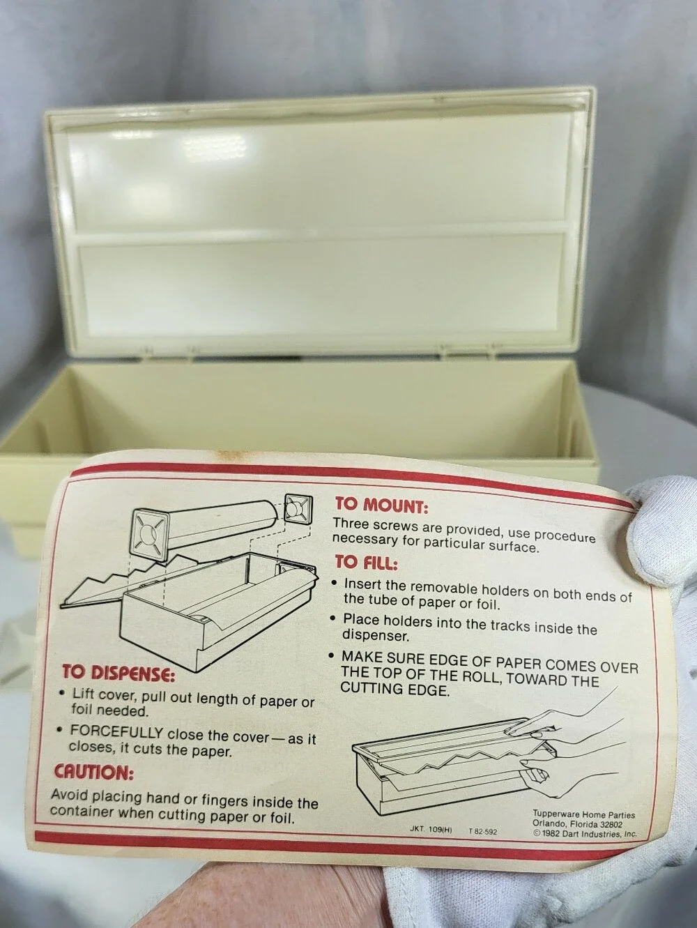 Tupperware pair cream
