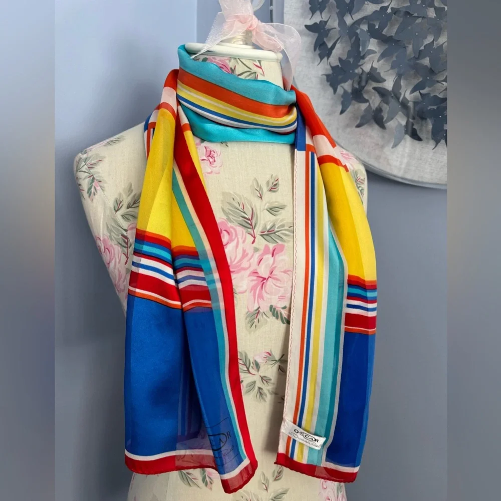 Oscar de la Renta vibrant silk