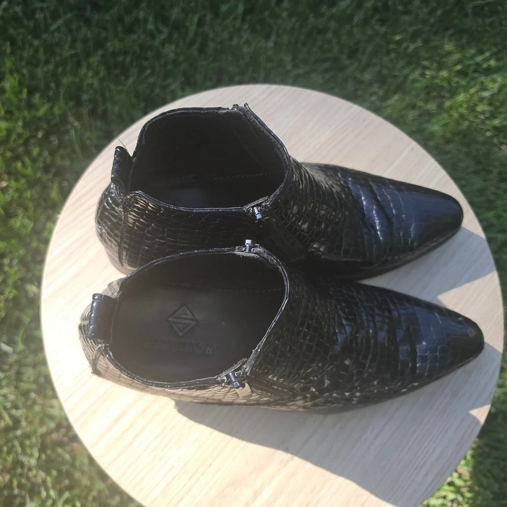 N/A sleek ankle