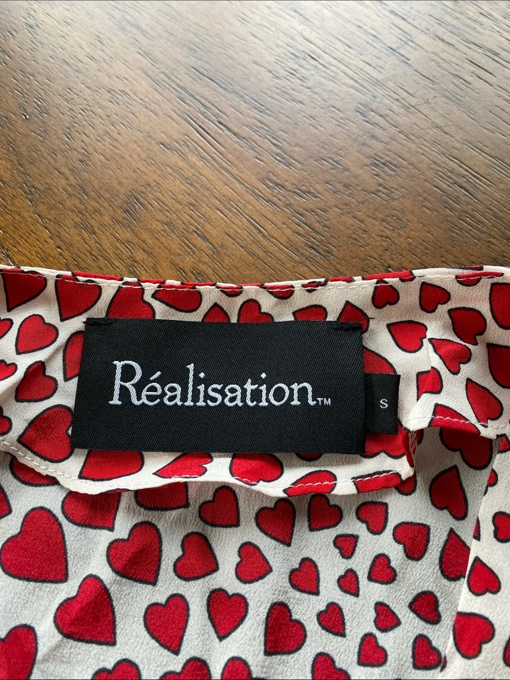 Authentic silk with the hidden 'for Real' signature in the print (see photos)