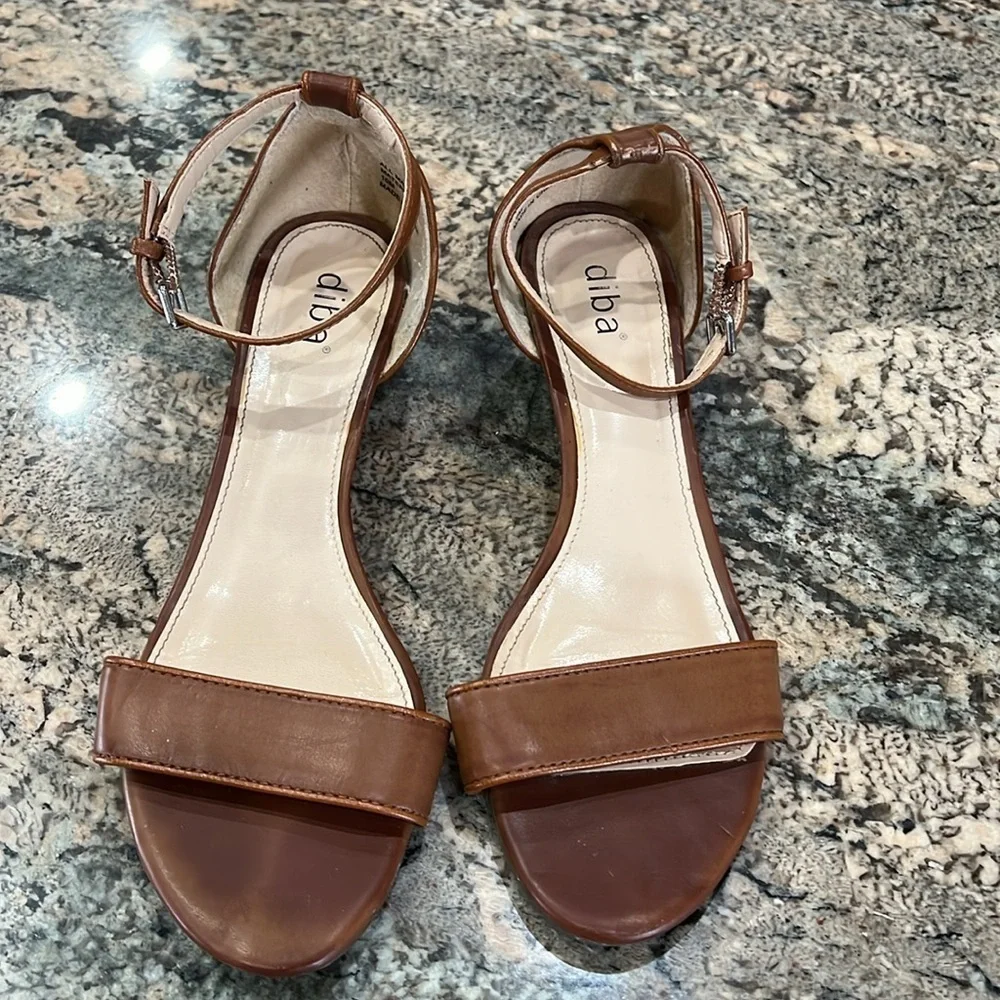 Diba these stylish