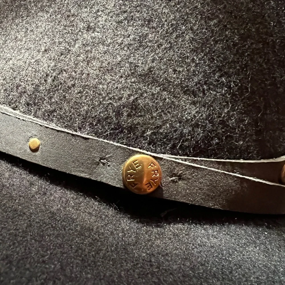 Frye classic wide