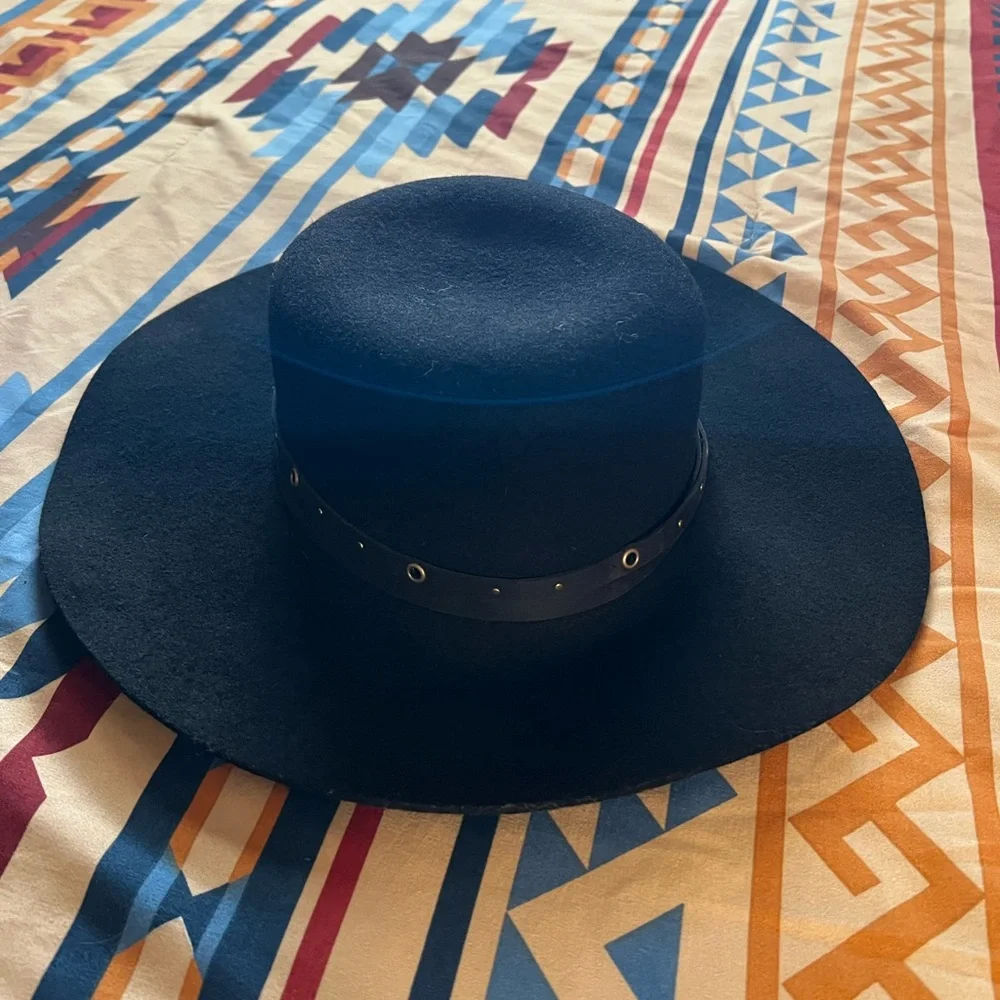 Frye classic wide