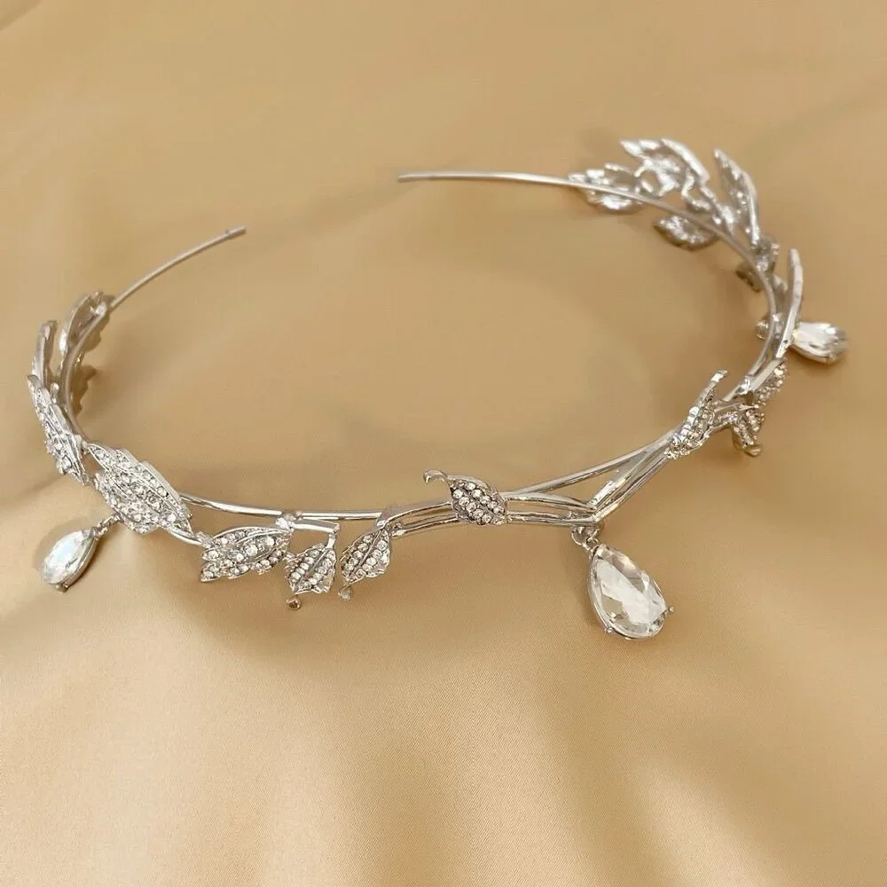 N/A crystal tiara