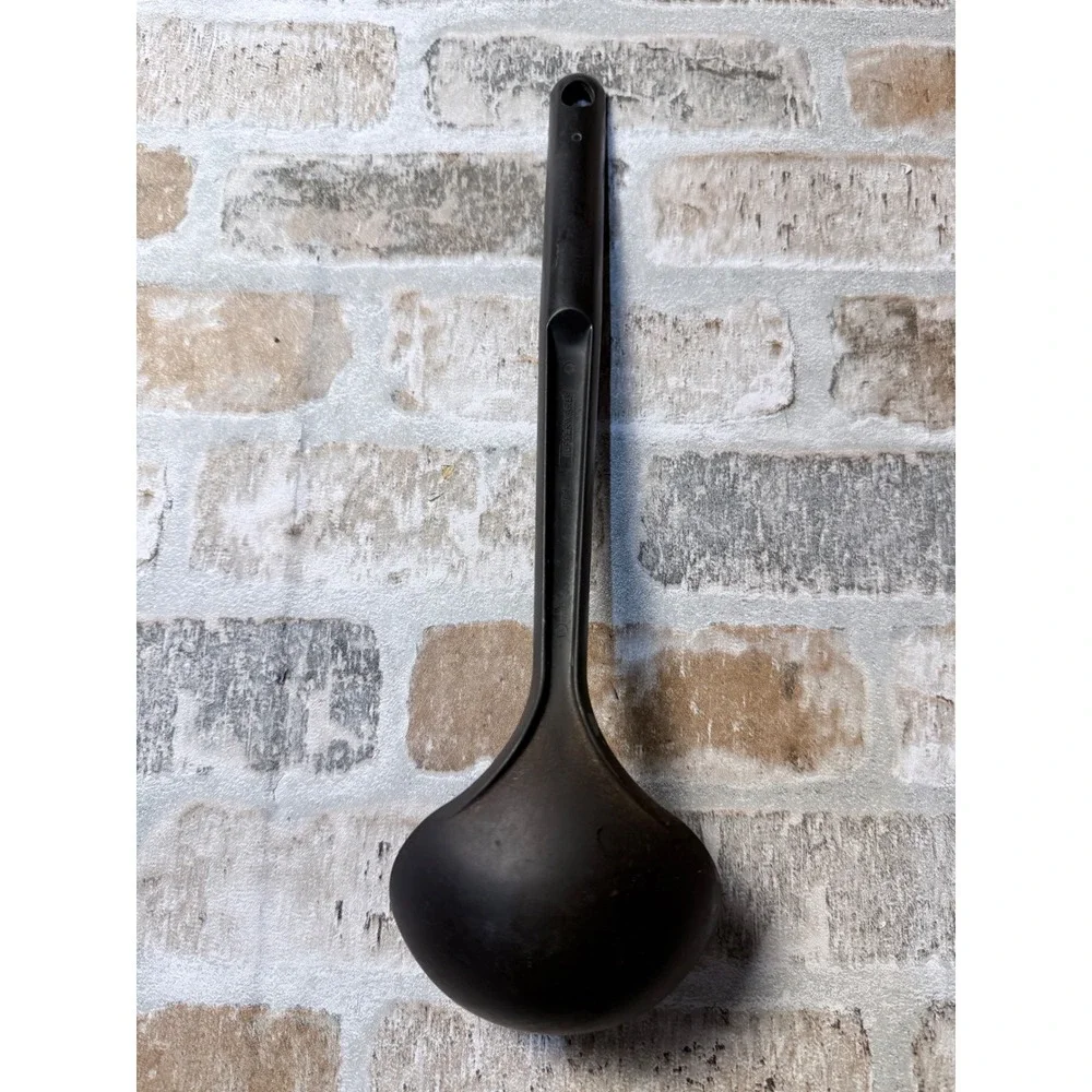 Tupperware soup ladle