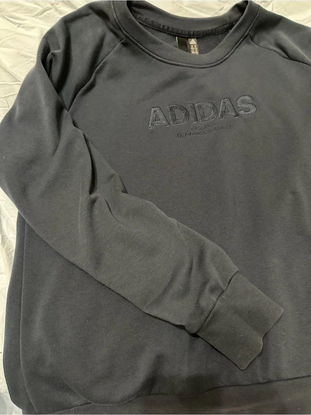 adidas minimal crewneck