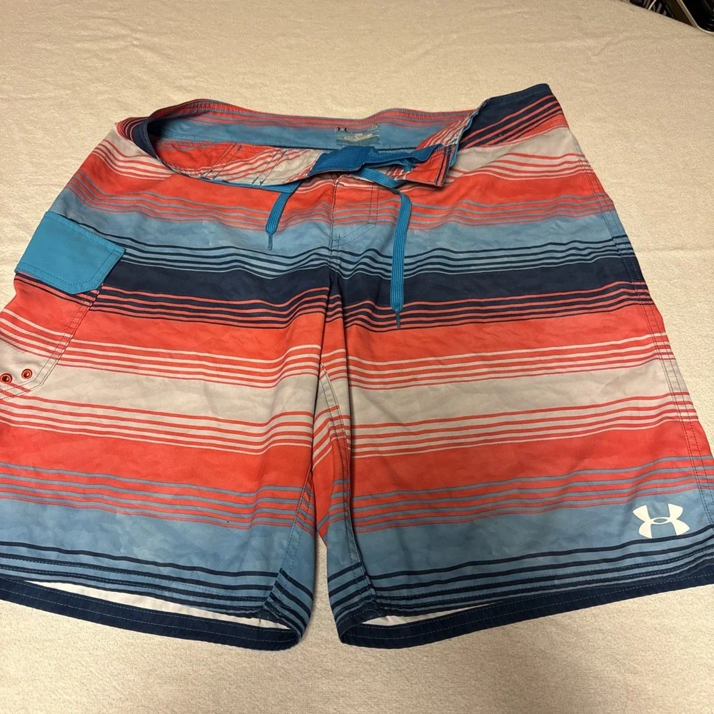 UnderArmor Men's Multi Color Stripped‎ Size Medium Boardshorts