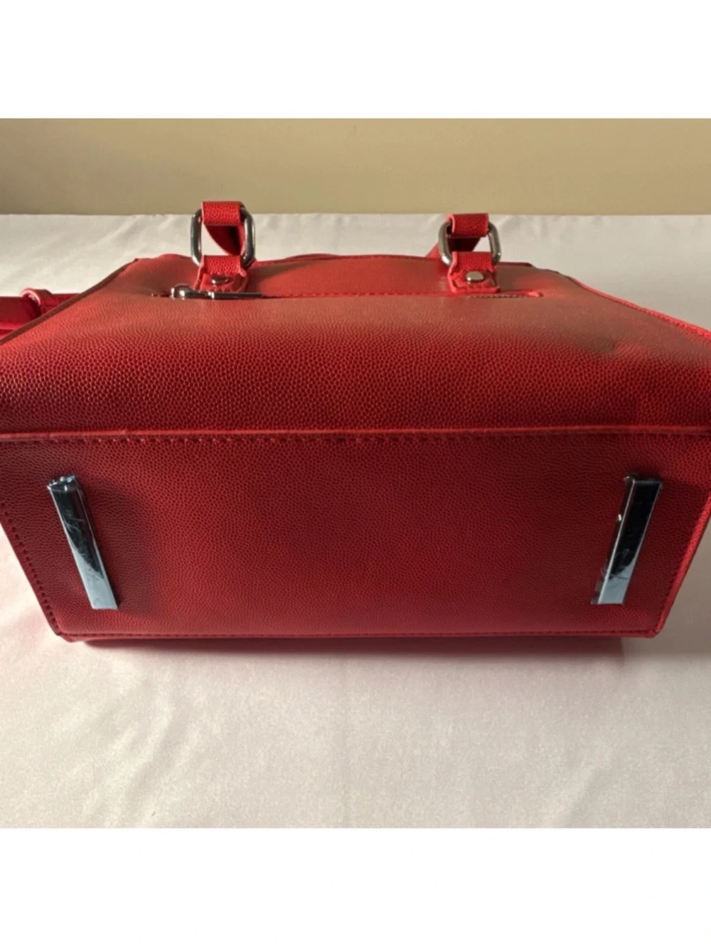 Miztique vibrant red