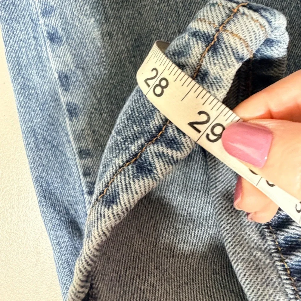 Levis measurements waist
