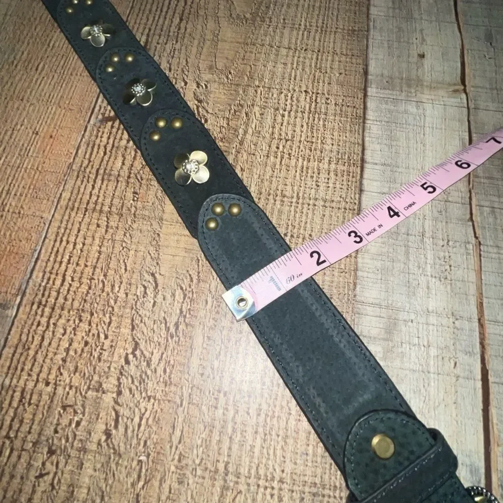 N/A black leather