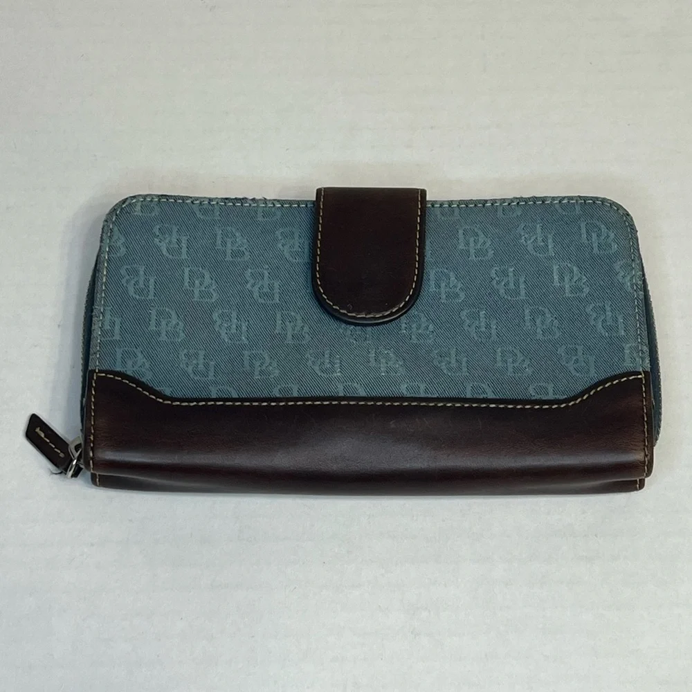 Dooney & Bourke Monogram‎ Canvas and leather checkbook wallet