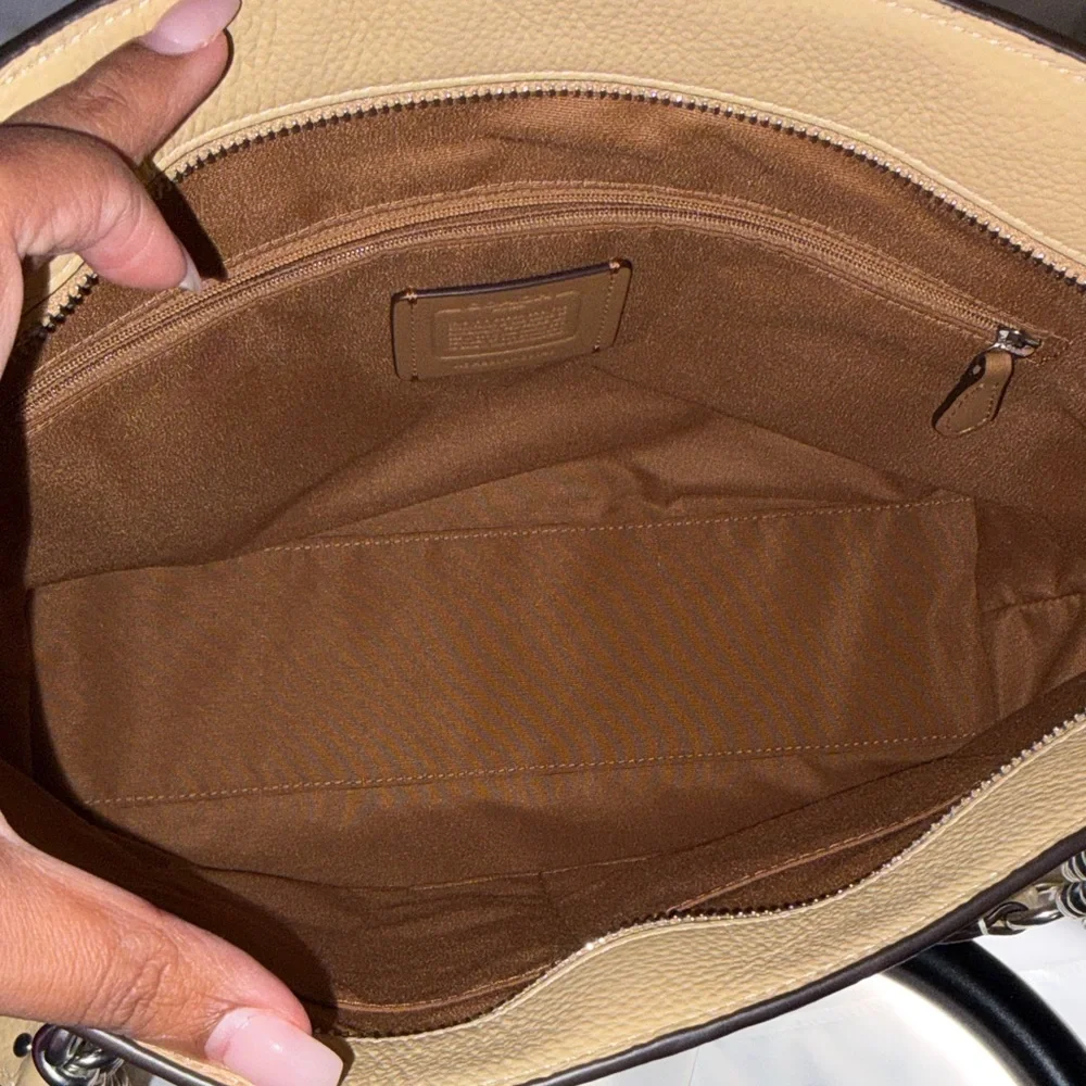 Coach chic tote