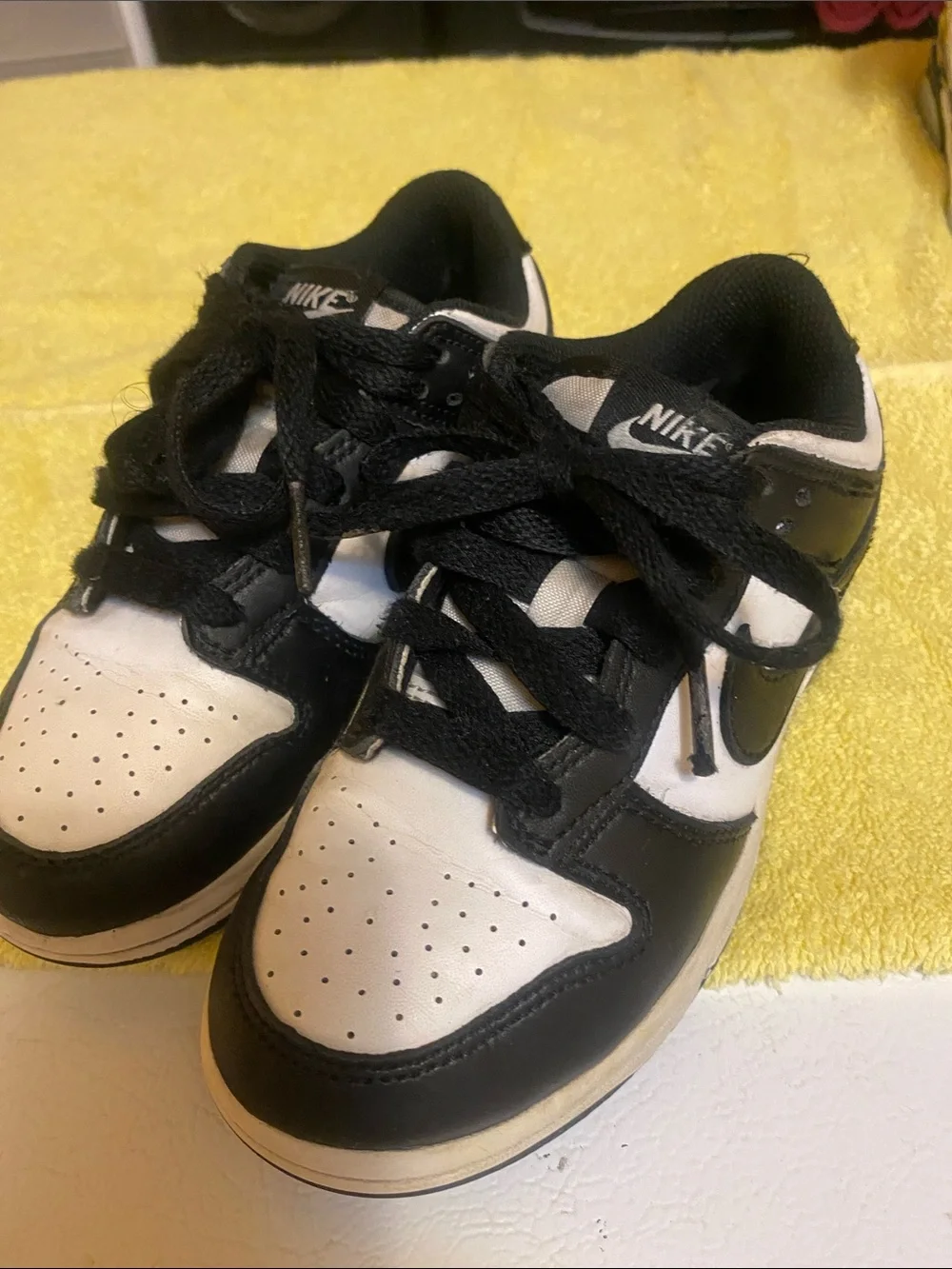 Nike youth low