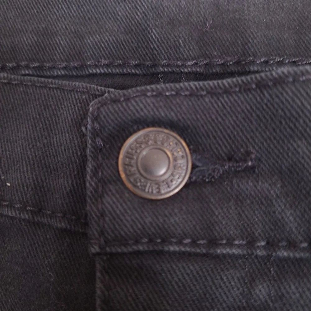 Levis pre owned