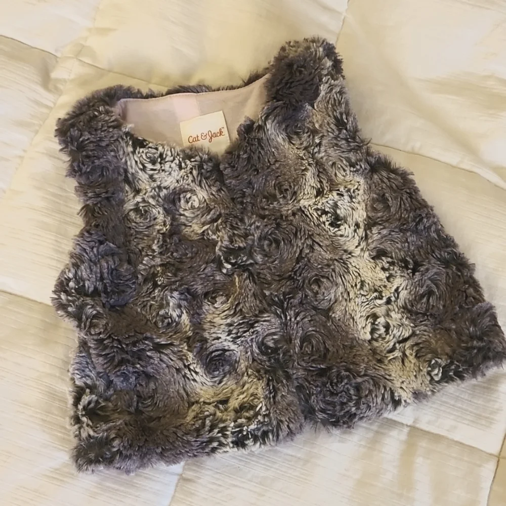 Cat & Jack Faux Fur Vest Grey Size XS
