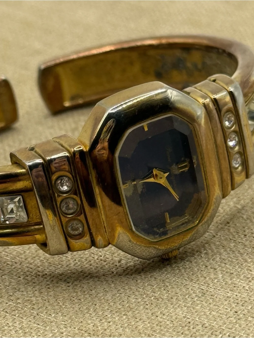Pierre jacquard elegant gold