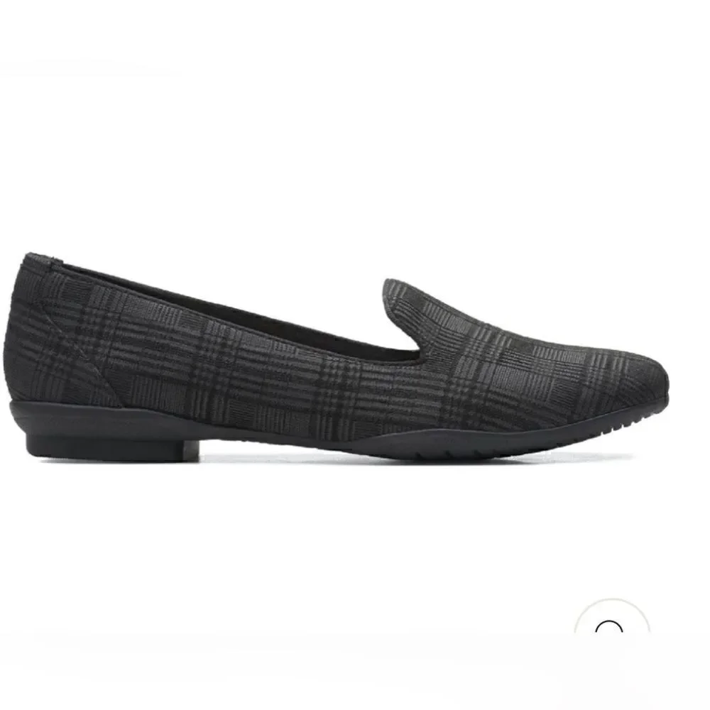 Clarks manufacturer suggested