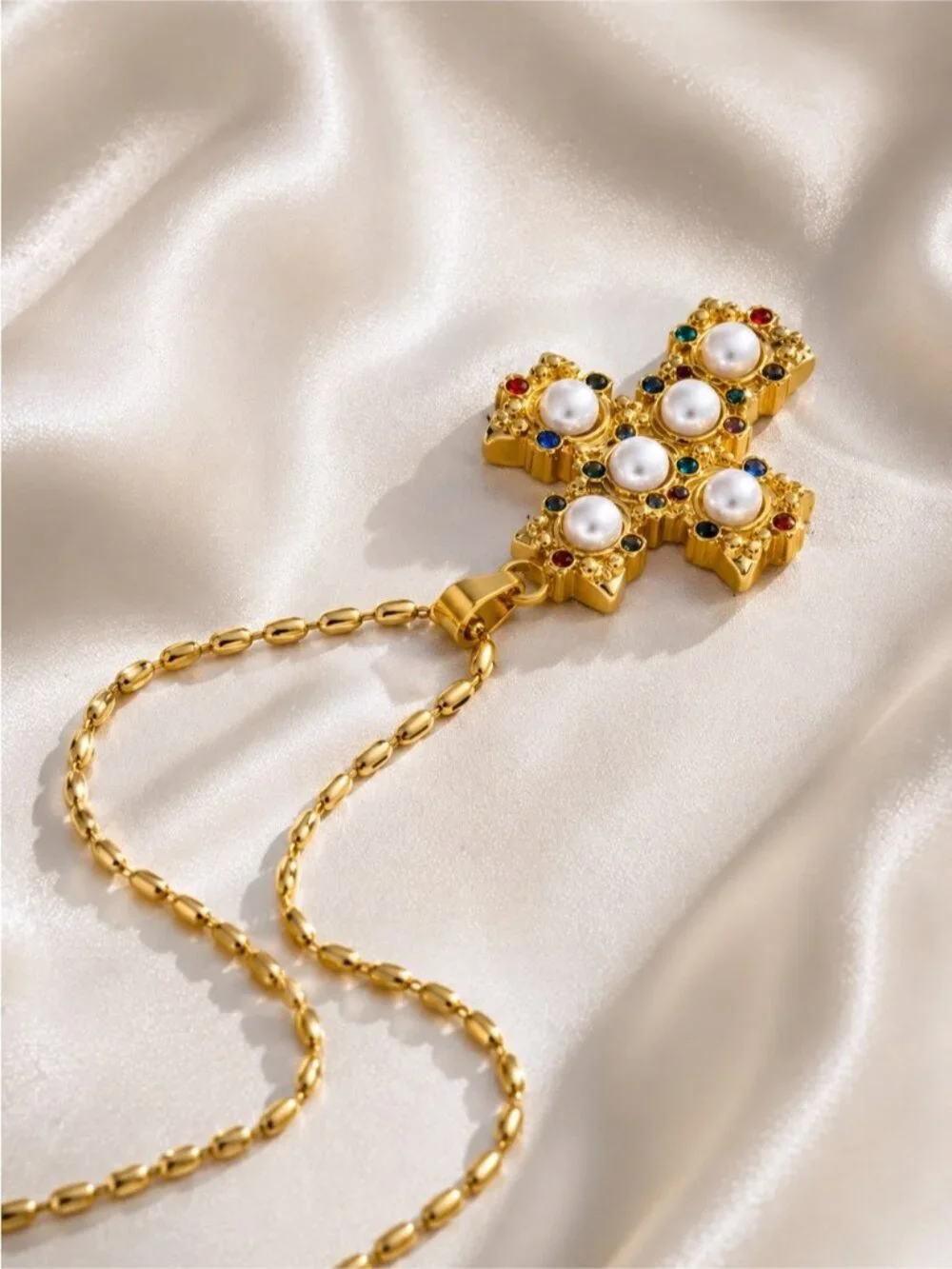 Vintage zirconia imitation