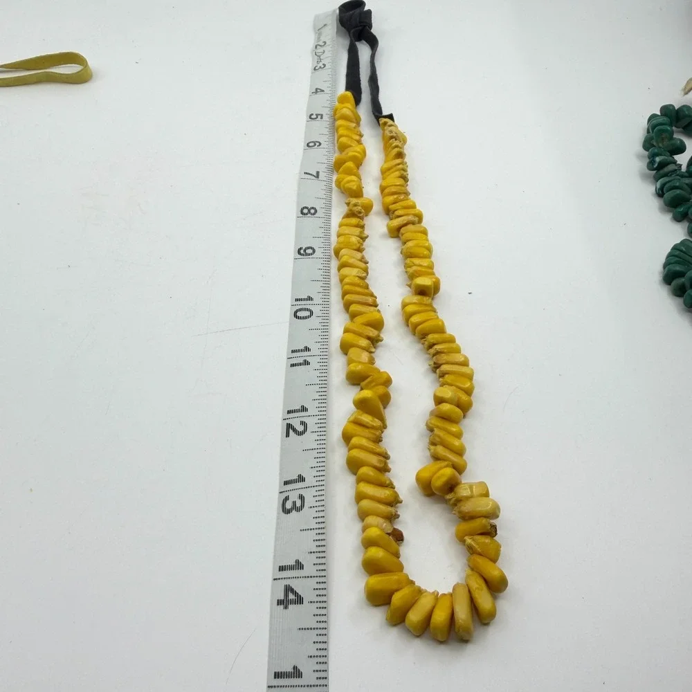Unbranded necklace lot