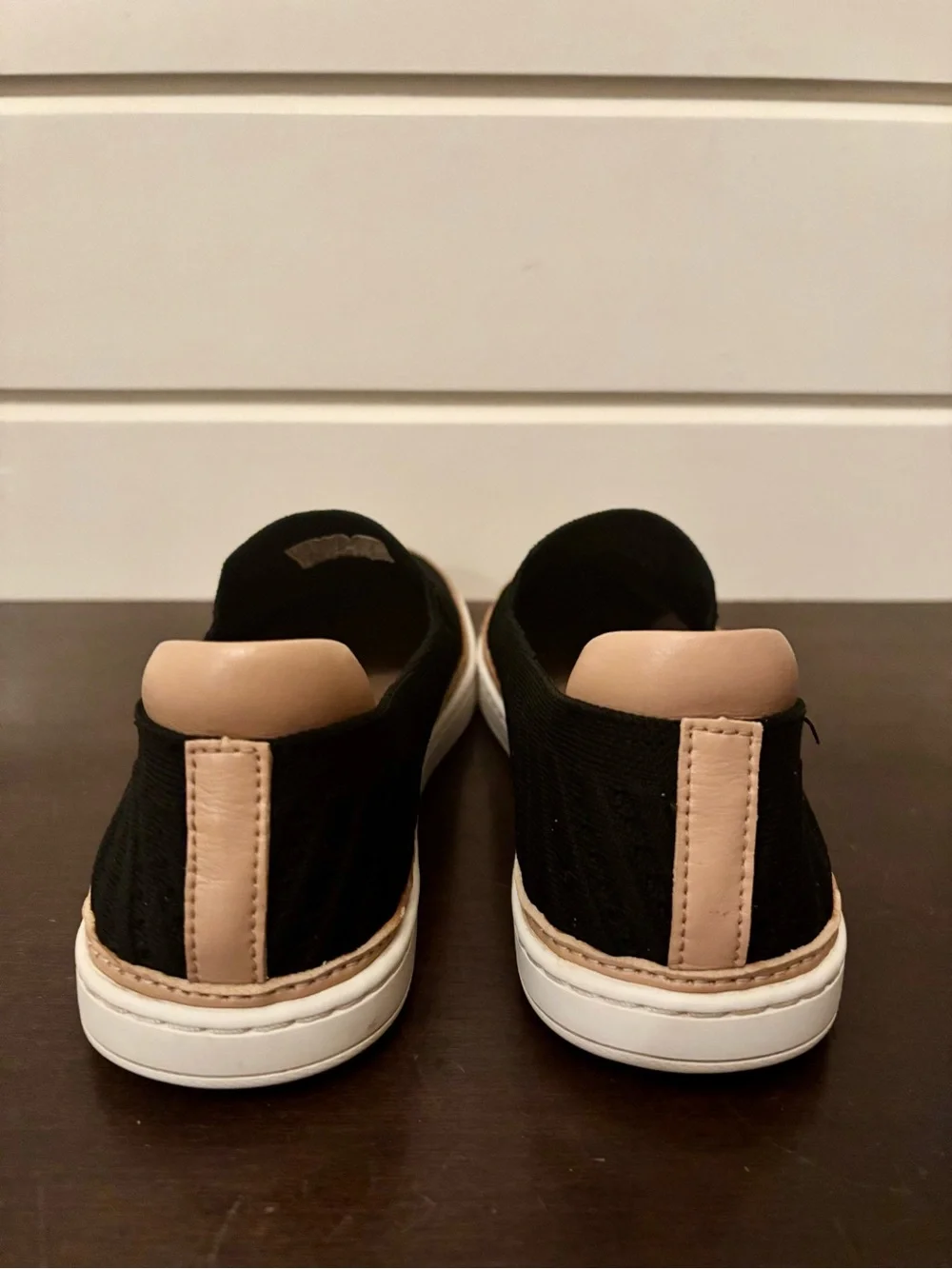 UGG breathable knit