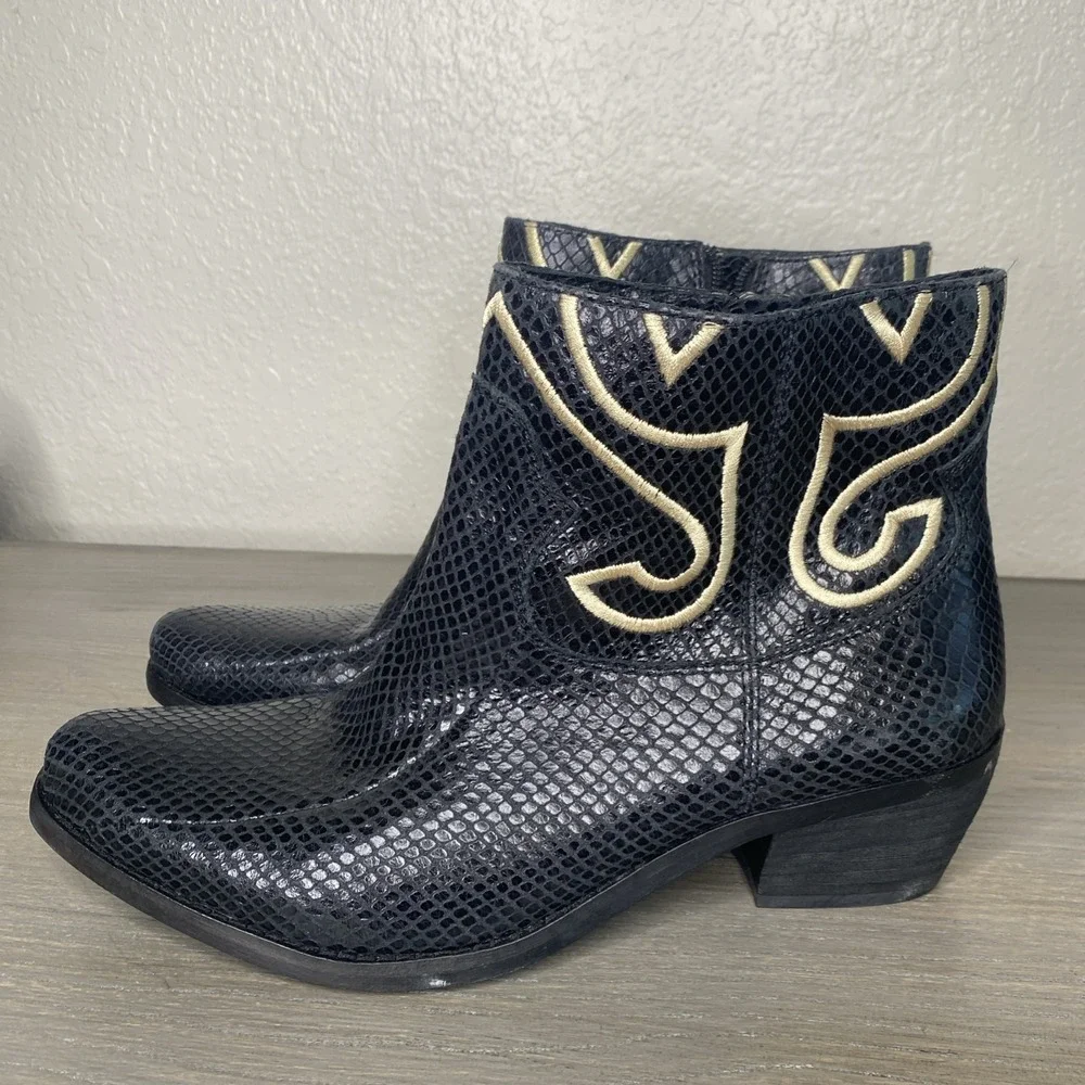 Vince Camuto vince camuto