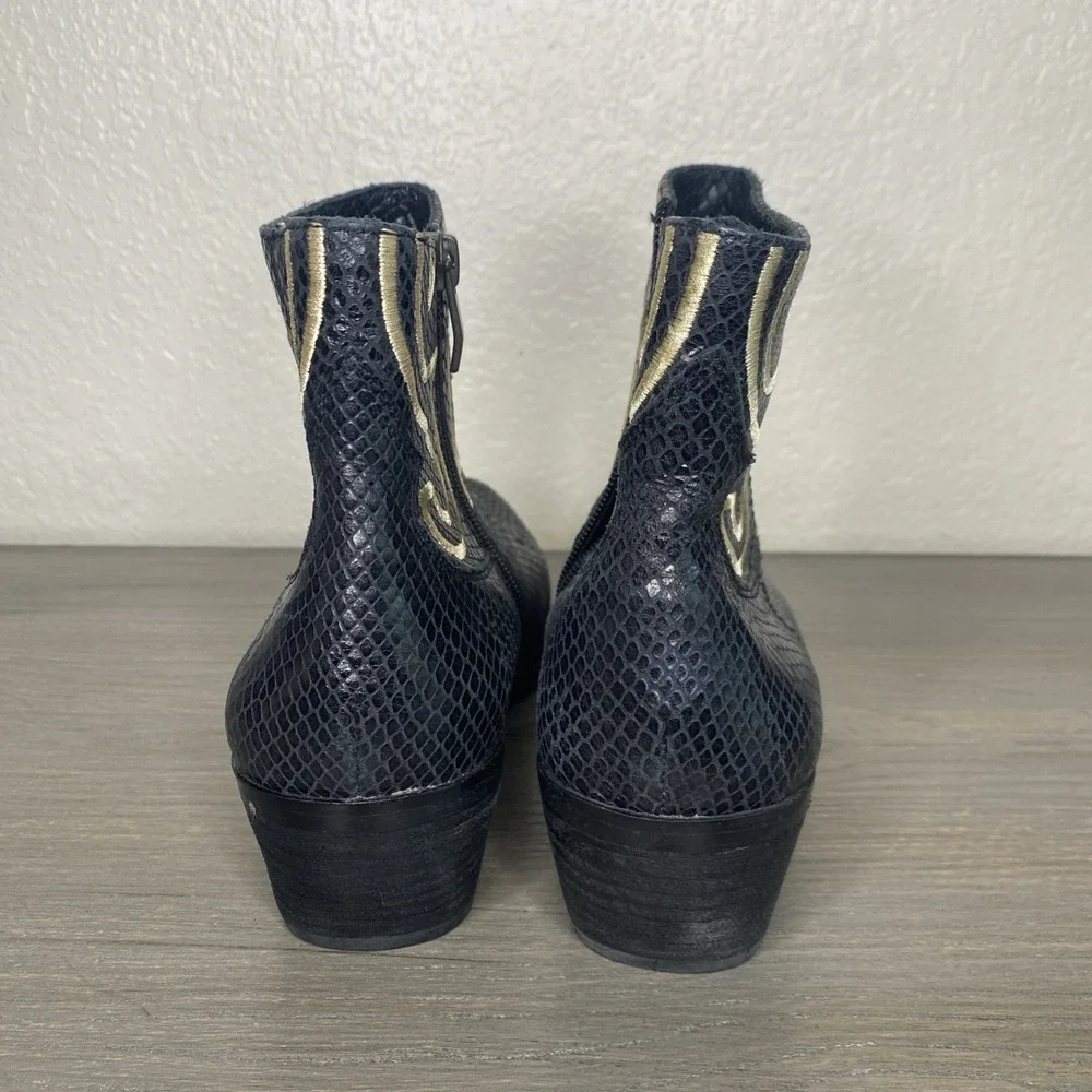 Vince Camuto vince camuto