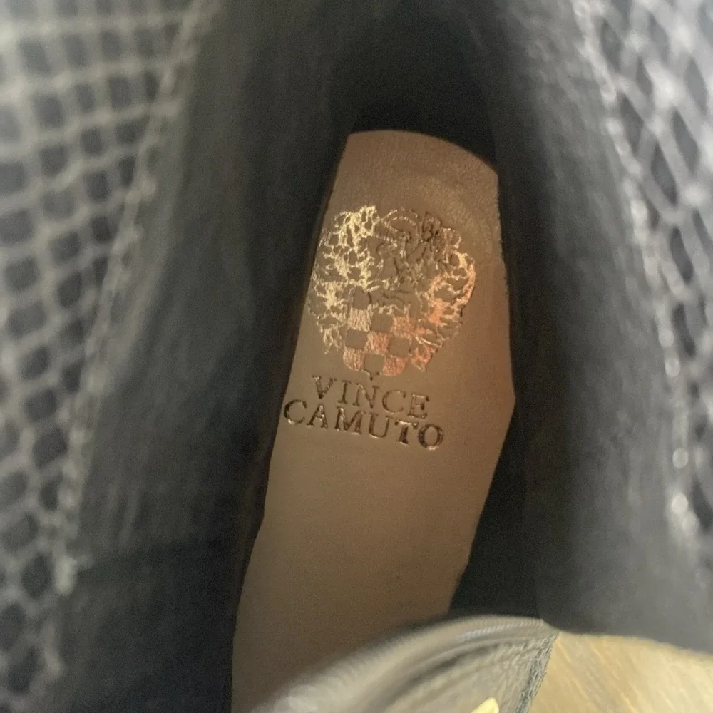 Vince Camuto vince camuto