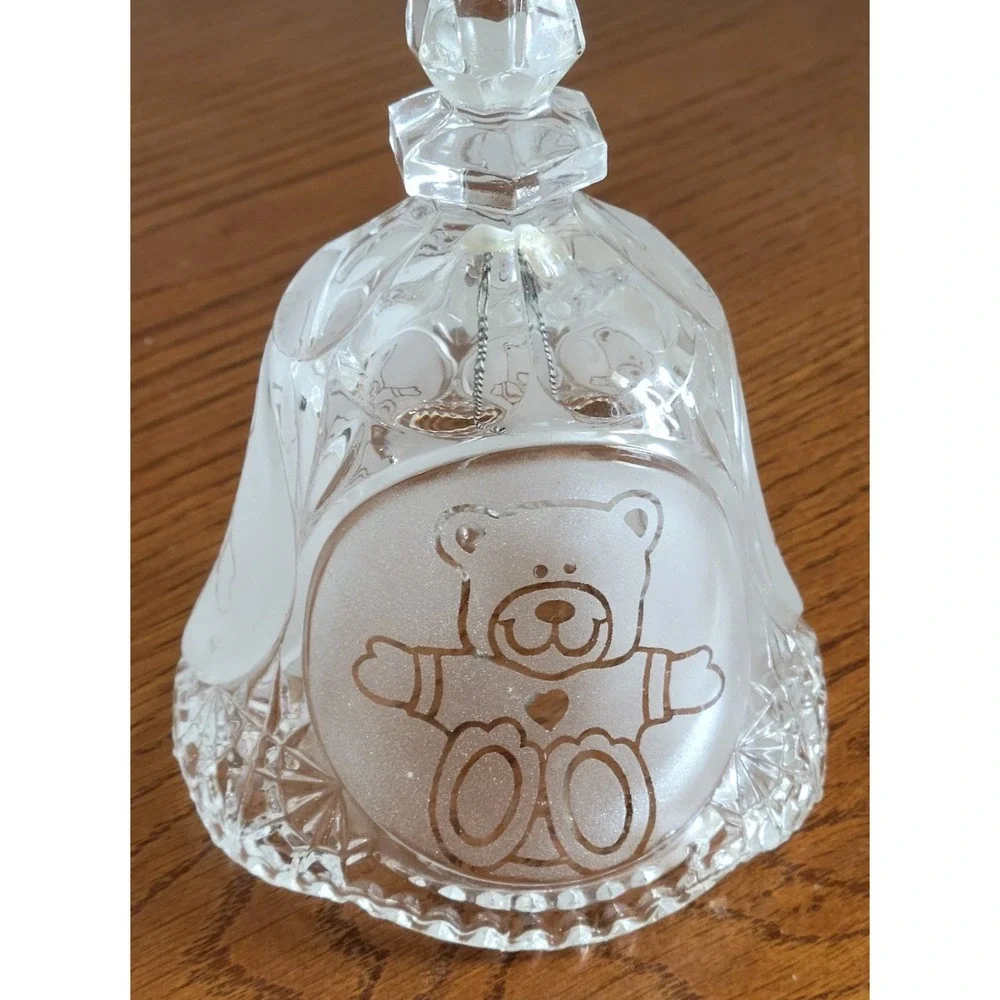 Unbranded crystal glass