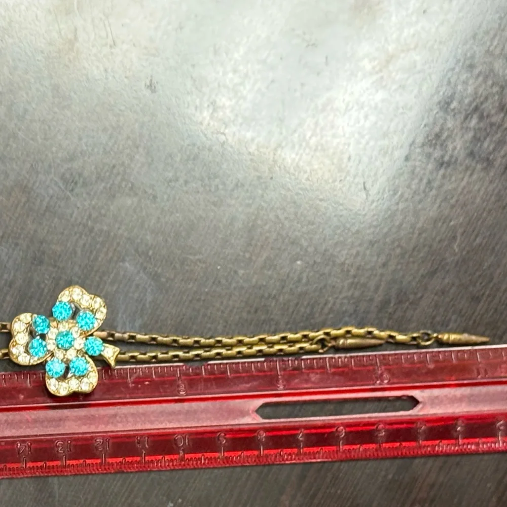 N/A elegant gold
