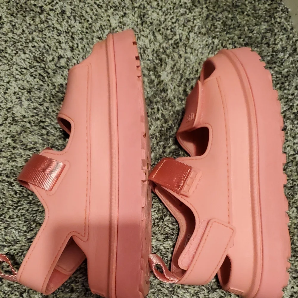 UGG soft coral
