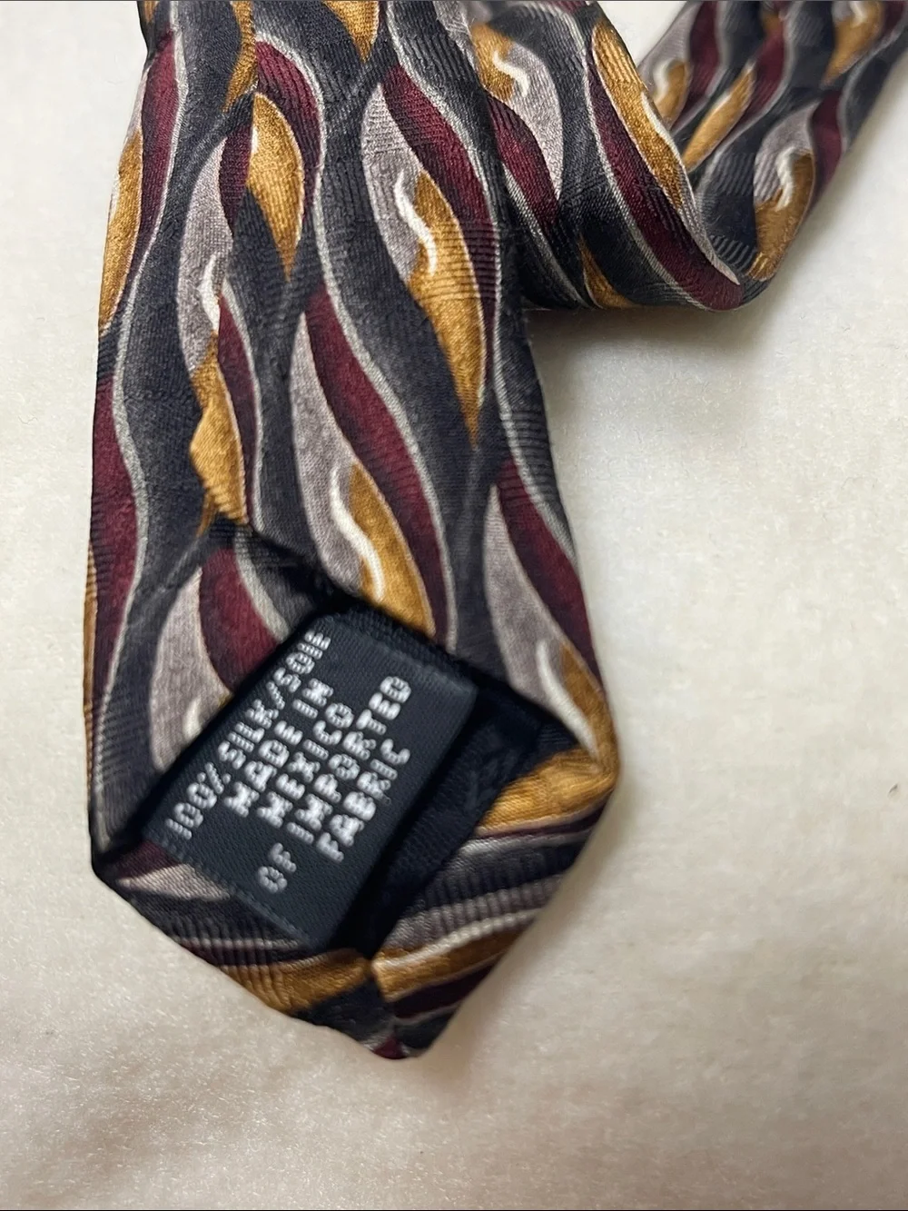 Oscar de la Renta elegant silk